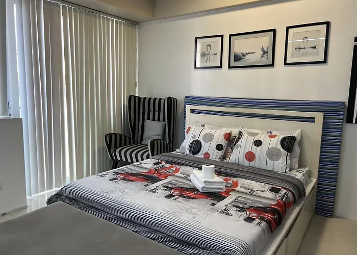 Apartment Del's Condotel Across Naia Terminal 3