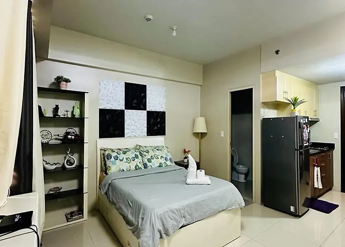 Del's Condotel Across Naia Terminal 3 Manila
